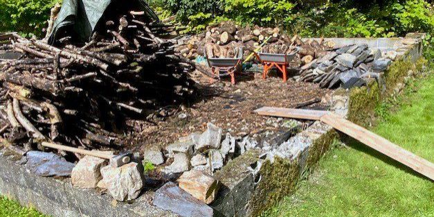 Splitting and sorting the salvageable wood